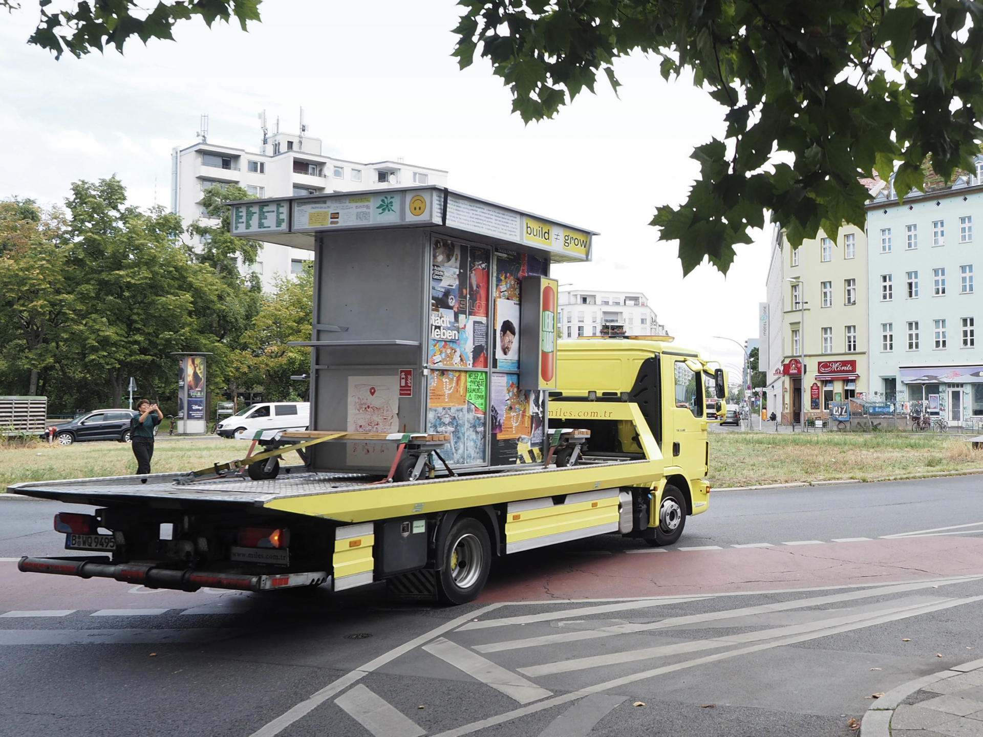 Mehr über den Artikel erfahren Messy Kiosk